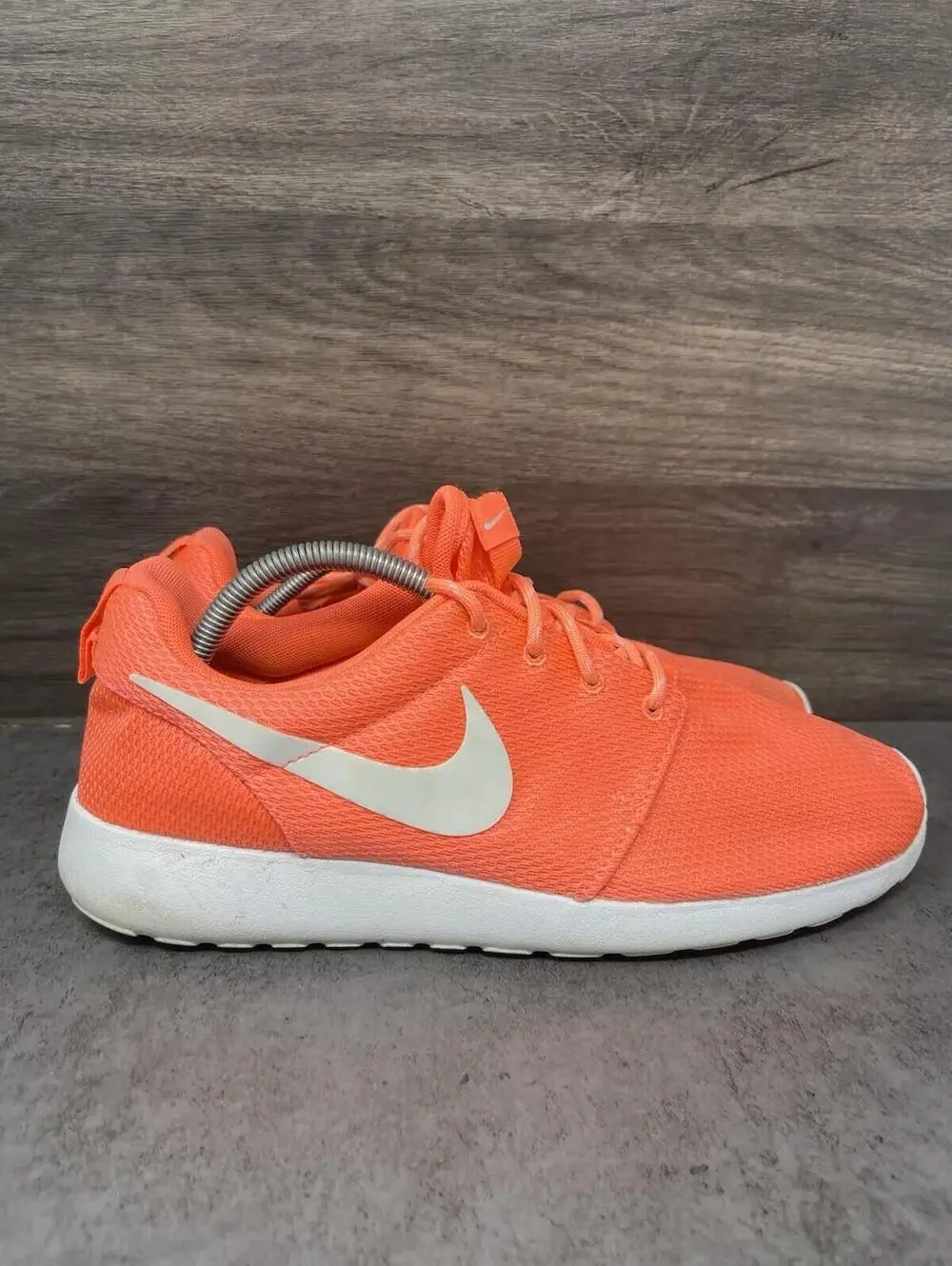 Nike Roshe One Sneakers Womens Size 11 Vibrant Orange Crimson 511882-811 - Picture 5 of 11